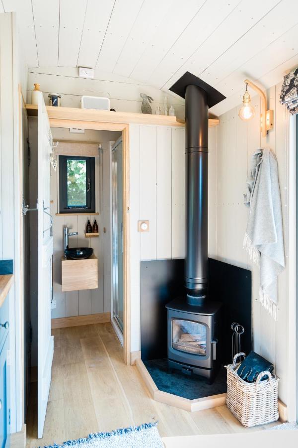 Boutique Cornish Shepherd'S Hut With Hot Tub 朗斯顿 外观 照片