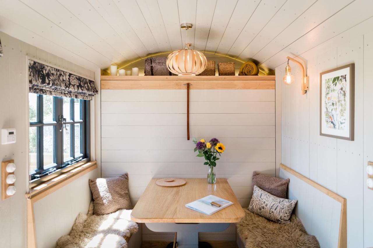 Boutique Cornish Shepherd'S Hut With Hot Tub 朗斯顿 外观 照片